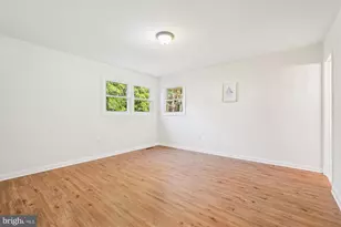 10701 Shelley Ct, Garrett Park, MD 20896 - Photo 11