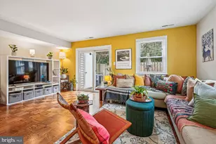 692 Azalea Dr, Rockville, MD 20850 - Photo 3