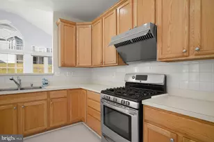 19312 Plummer Dr, Germantown, MD 20876 - Photo 33