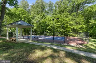 7003 Fawn Trail Ct, Bethesda, MD 20817 - Photo 5
