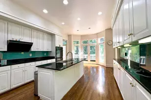 8003 Cobble Creek Cir, Potomac, MD 20854 - Photo 9