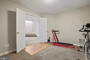 20113 Locustdale Dr, Germantown, MD 20876 - Photo 7