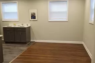 4704 Red Fox Rd, Rockville, MD 20852 - Photo 5