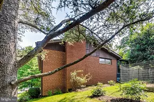 6515 E Halbert Rd, Bethesda, MD 20817 - Photo 33