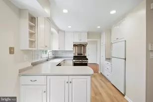 8524 Atwell Rd, Potomac, MD 20854 - Photo 9