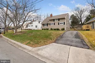 5716 Crawford Dr, Rockville, MD 20851 - Photo 3