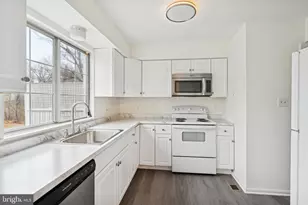 55 Gravenhurst Ct, North Potomac, MD 20878 - Photo 9