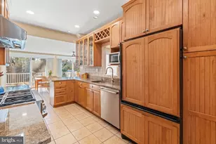 5612 Oak Pl, Bethesda, MD 20817 - Photo 21