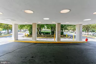 10201 Grosvenor Pl, North Bethesda, MD 20852 - Photo 33