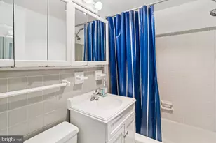 10201 Grosvenor Pl, North Bethesda, MD 20852 - Photo 23