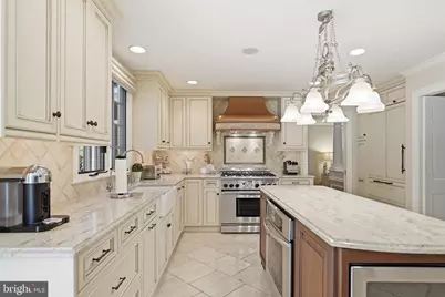 13004 N Commons Way, Rockville, MD 20854 - Photo 11