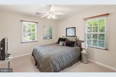 13004 N Commons Way, Rockville, MD 20854 - Photo 15