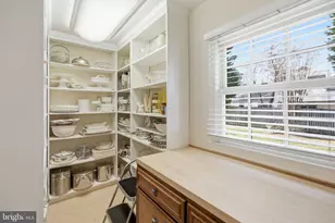 13004 N Commons Way, Rockville, MD 20854 - Photo 9