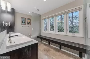 9216 Beech Hill Dr, Bethesda, MD 20817 - Photo 47