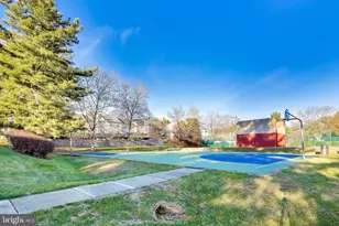 8205 Whispering Oaks Dr, Gaithersburg, MD 20879 - Photo 25