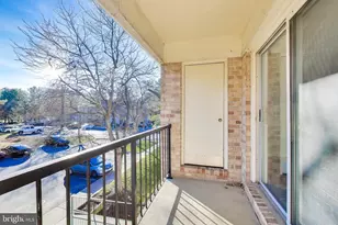 8205 Whispering Oaks Dr, Gaithersburg, MD 20879 - Photo 17