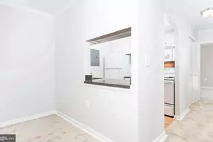 8205 Whispering Oaks Dr, Gaithersburg, MD 20879 - Photo 3