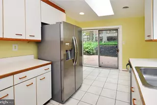 6402 Orchid Dr, Bethesda, MD 20817 - Photo 9