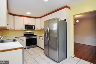 6402 Orchid Dr, Bethesda, MD 20817 - Photo 7