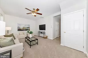 18931 Fountain Hills Dr, Germantown, MD 20874 - Photo 9