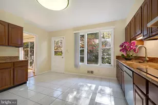 6220 Robinwood Rd, Bethesda, MD 20817 - Photo 17