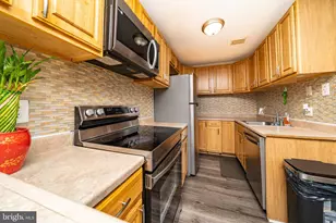 9804 Brookridge Ct, Montgomery Village, MD 20886 - Photo 11