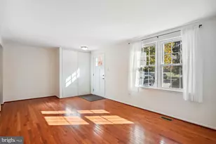 12124 Bentridge Pl, Rockville, MD 20854 - Photo 3