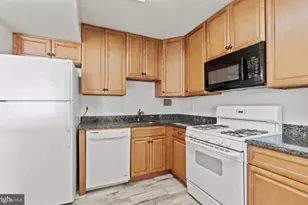 118 Monroe St, Rockville, MD 20850 - Photo 9