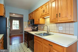 14 Fenceline Dr, Gaithersburg, MD 20878 - Photo 11