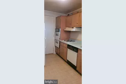10201 Grosvenor Place #1626, Rockville, MD 20852 - Photo 5