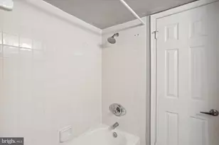 10101 Grosvenor Pl, Rockville, MD 20852 - Photo 15