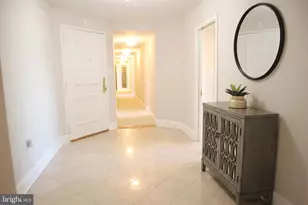 10401 Grosvenor Pl, Rockville, MD 20852 - Photo 9