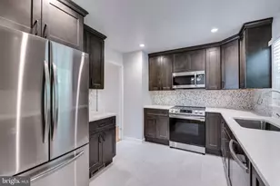 9808 Brixton Ln, Bethesda, MD 20817 - Photo 9