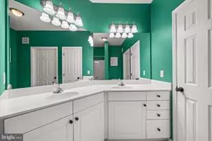 8 Granite Pl, Gaithersburg, MD 20878 - Photo 17