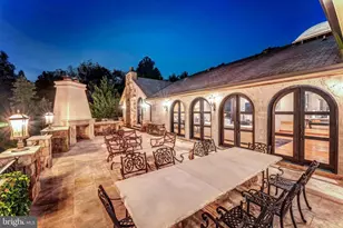 2 Piney Meetinghouse Ct, Potomac, MD 20854 - Photo 11