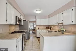 12255 Tildenwood Dr, Rockville, MD 20852 - Photo 7