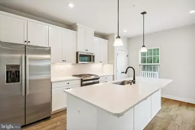 19753 Green Village Drive, Montgomery Village, MD 20886 - Photo 7