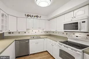 7727 Eagles Head Ct, Rockville, MD 20855 - Photo 11