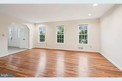 8020 Lakenheath Way, Potomac, MD 20854 - Photo 5