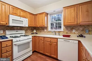 8020 Lakenheath Way, Potomac, MD 20854 - Photo 11