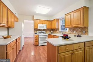 8020 Lakenheath Way, Potomac, MD 20854 - Photo 9