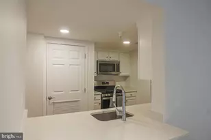 11710 Old Georgetown, North Bethesda, MD 20852 - Photo 15