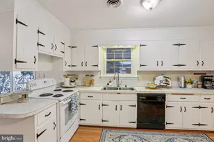 24140 Doreen Dr, Gaithersburg, MD 20882 - Photo 17