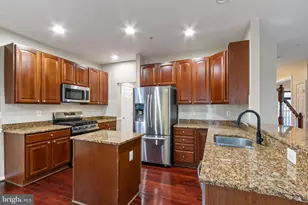 23209 Robin Song Dr, Clarksburg, MD 20871 - Photo 5