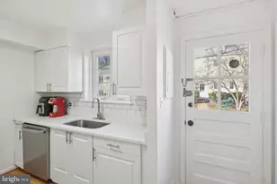 9838 Hollow Glen Pl, Silver Spring, MD 20910 - Photo 13