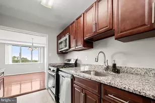 10500 Rockville Pike, Rockville, MD 20852 - Photo 9