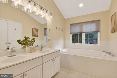 5433 Whitley Park Terrace #36, Bethesda, MD 20814 - Photo 15