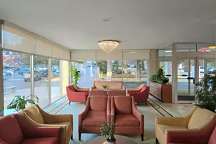 10201 Grosvenor Pl, Rockville, MD 20852 - Photo 5