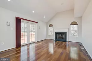 19900 Belle Chase Dr, Gaithersburg, MD 20882 - Photo 13