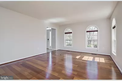 19900 Belle Chase Drive, Gaithersburg, MD 20882 - Photo 5